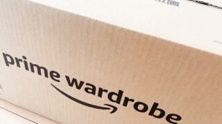 Amazonのプライム・ワードローブの段ボールの画像